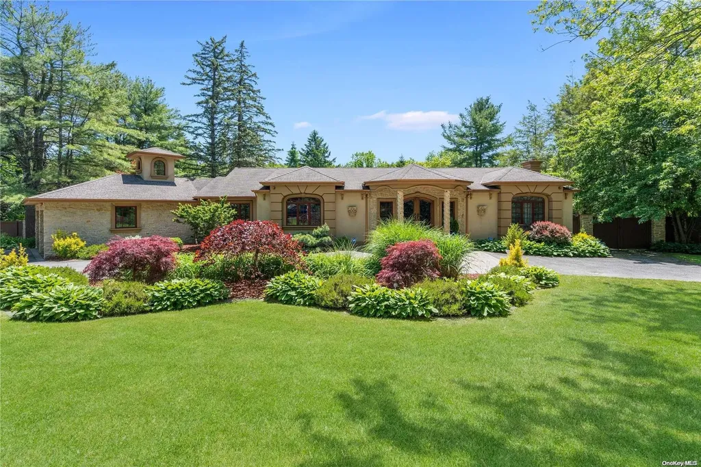 11 Etna Lane Dix Hills NY 11746