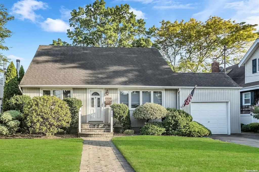 2220 Cameron Avenue Merrick NY 11566
