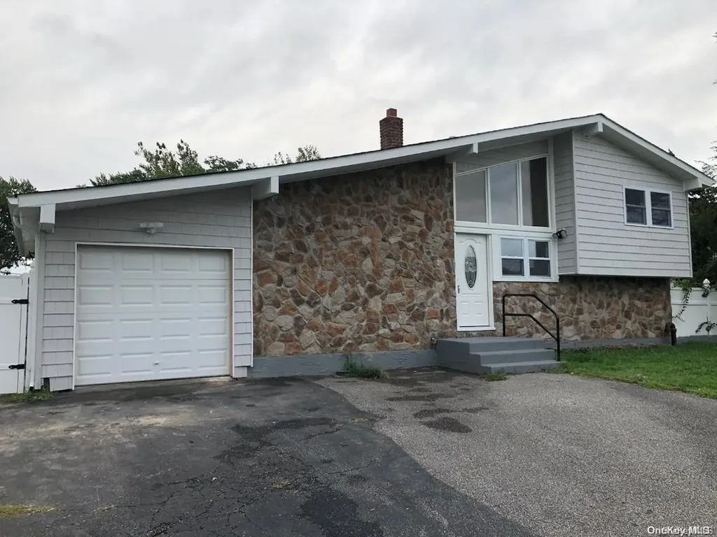 29 W 19th Street Deer Park NY 11729