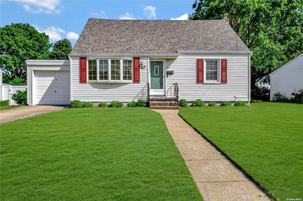417 17th Street West Babylon NY 11704