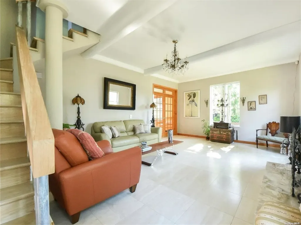 26 Cherry Street Douglaston NY 11363