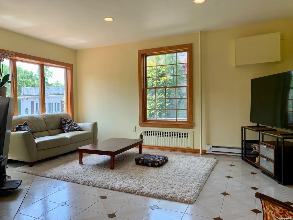 26 Cherry Street Douglaston NY 11363