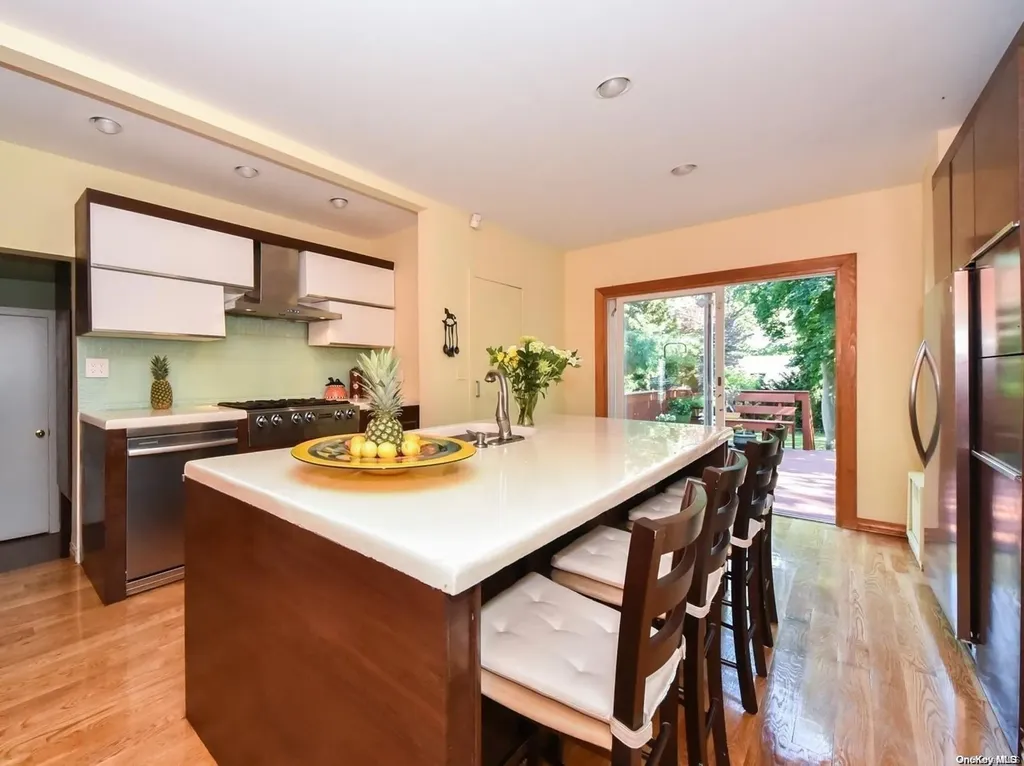 26 Cherry Street Douglaston NY 11363