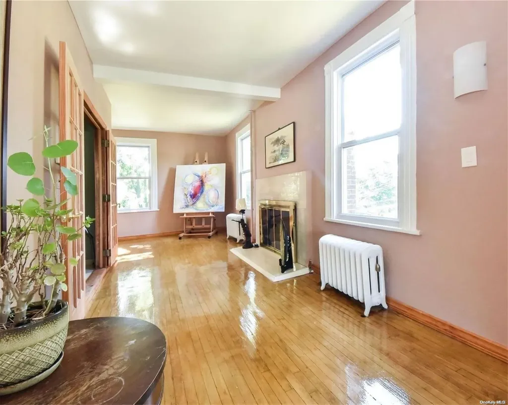 26 Cherry Street Douglaston NY 11363