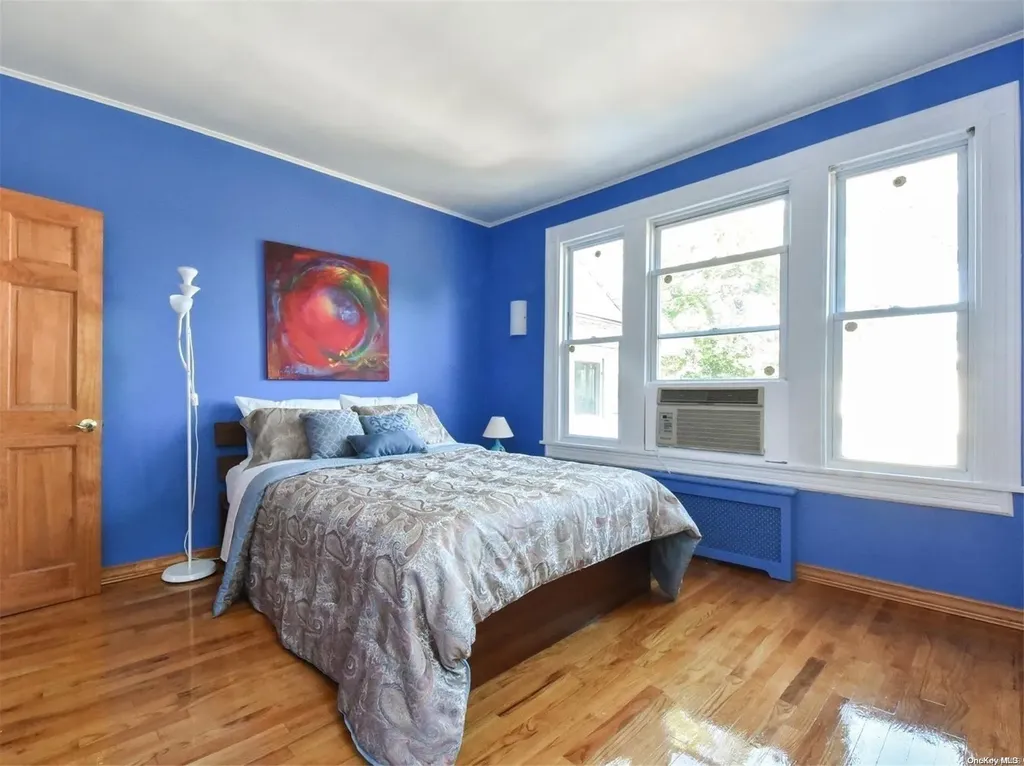 26 Cherry Street Douglaston NY 11363