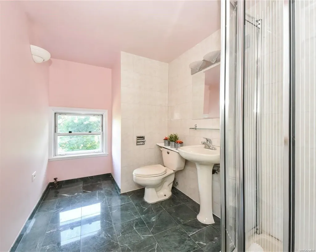 26 Cherry Street Douglaston NY 11363