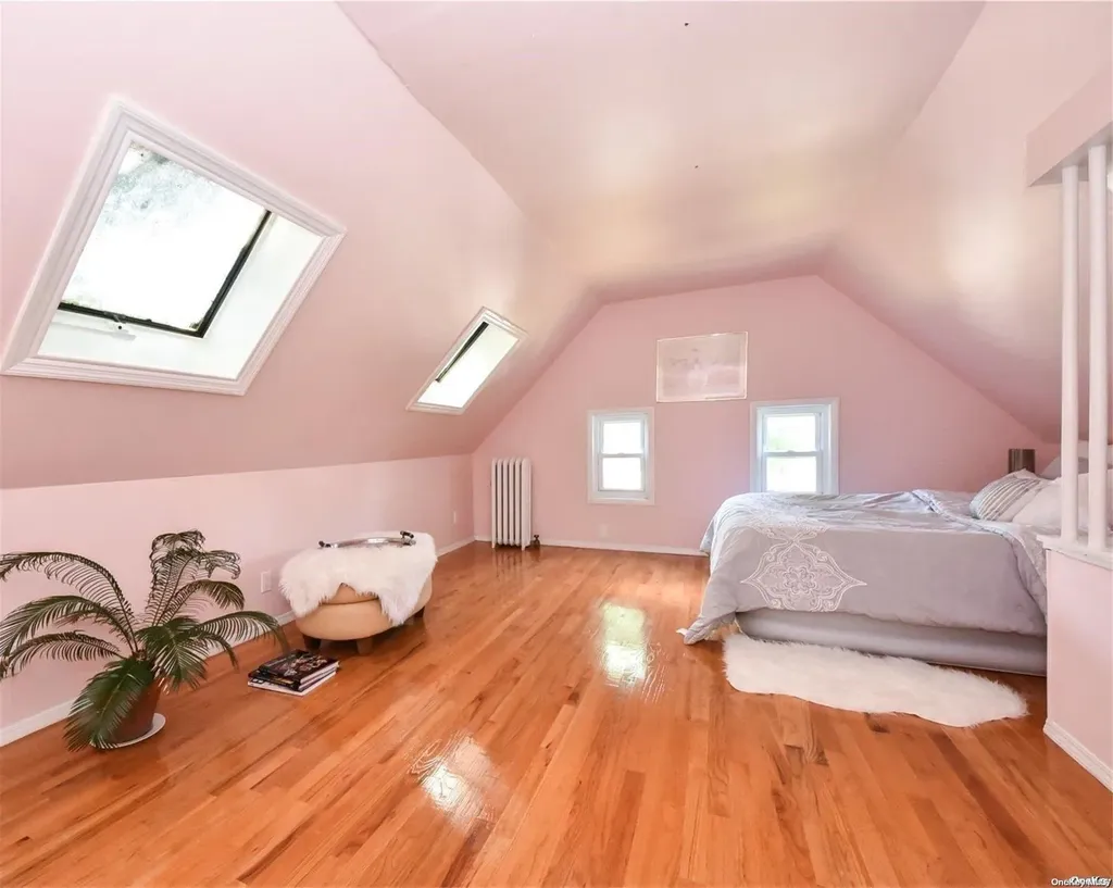 26 Cherry Street Douglaston NY 11363