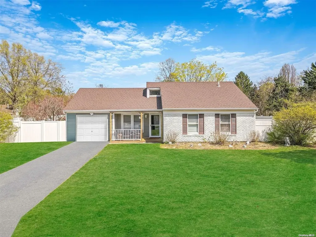 23 Gabon Lane Coram NY 11727