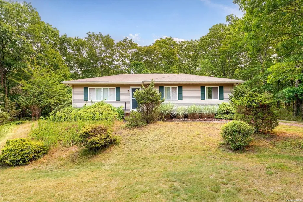 84a Old Riverhead Road Hampton Bays NY 11946