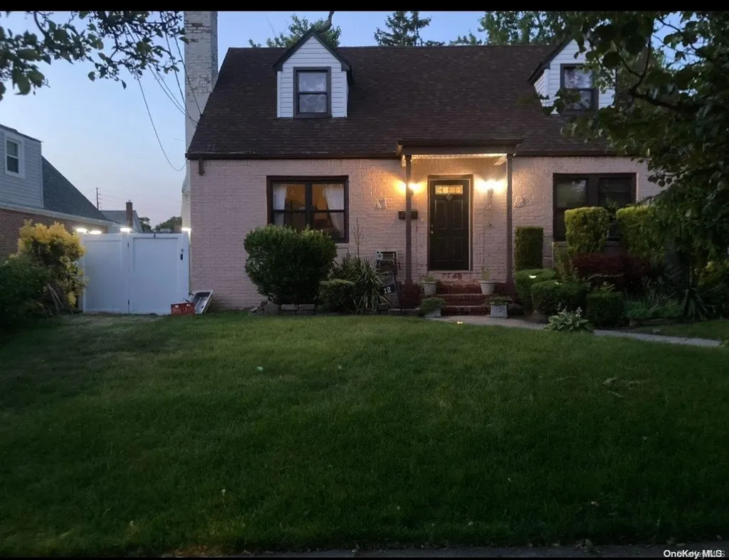 12 Alden Avenue Valley Stream NY 11580