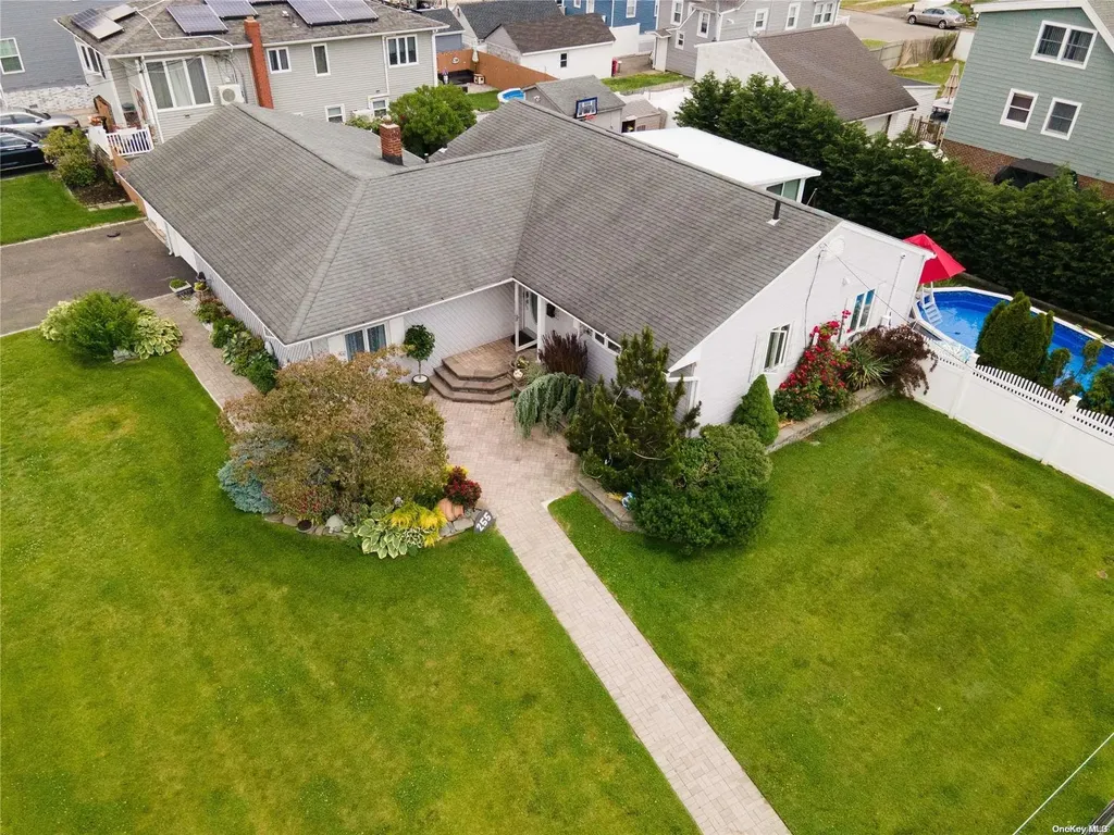 255 E Shore Road Lindenhurst NY 11757