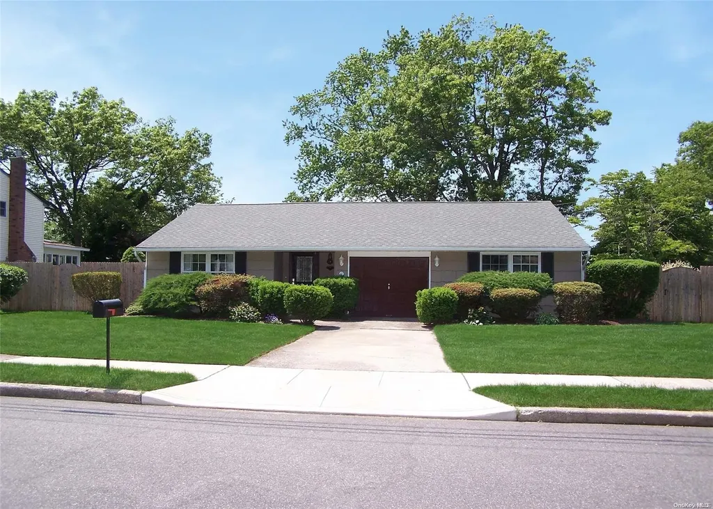 40 Fiesta Drive Centereach NY 11720