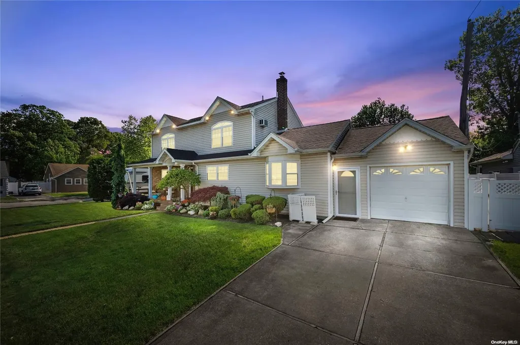 774 Barkley Avenue East Meadow NY 11554