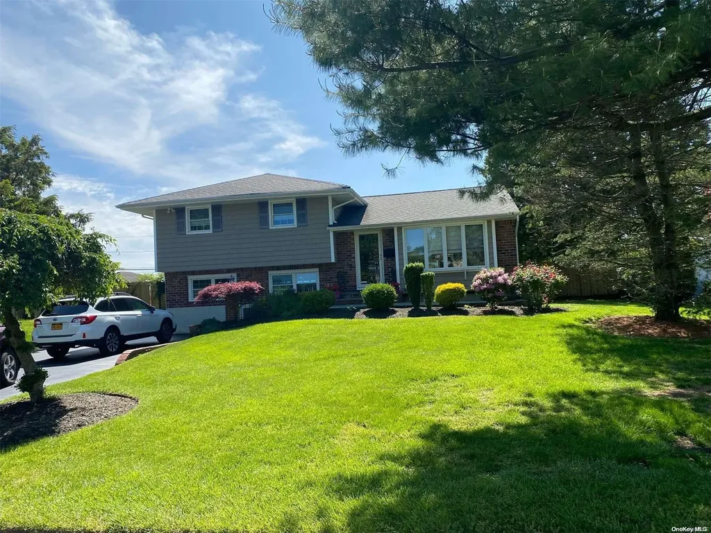 36 Verbena Drive Commack NY 11725