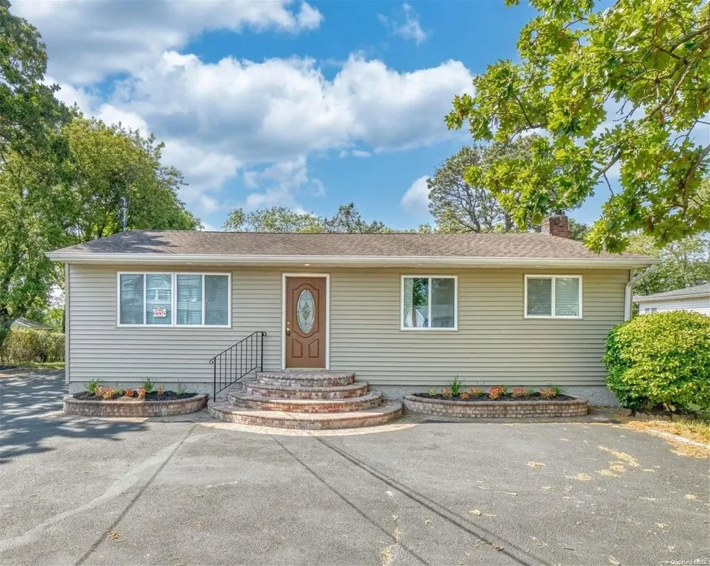 34 Cedar Road Amityville NY 11701