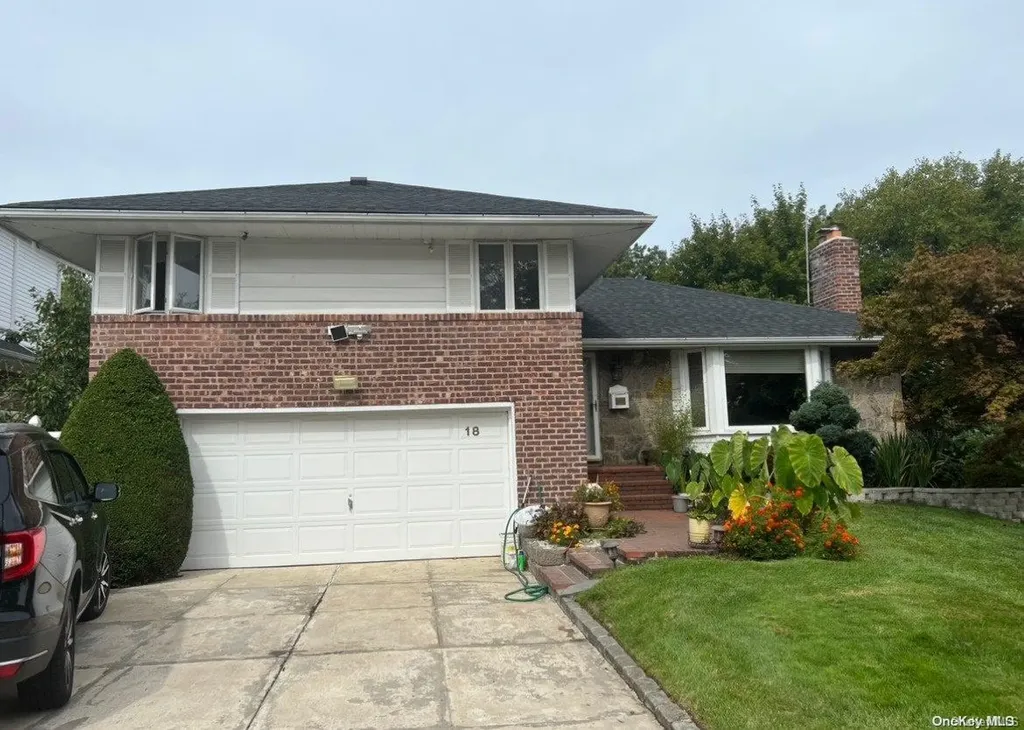 18 Bellwood Drive New Hyde Park NY 11040
