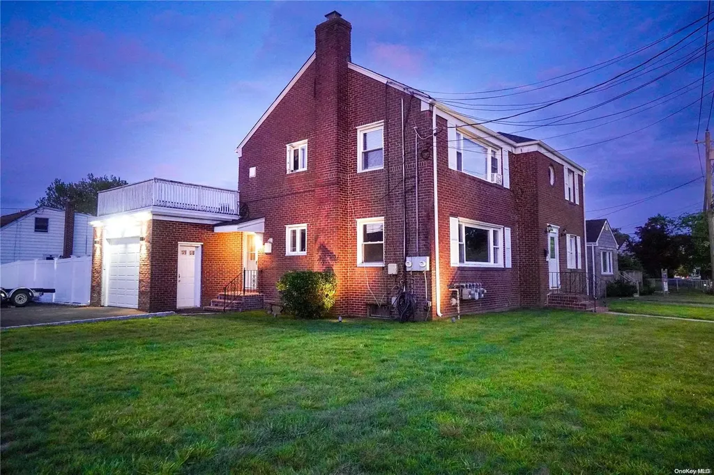 660 Great Neck Road Copiague NY 11726