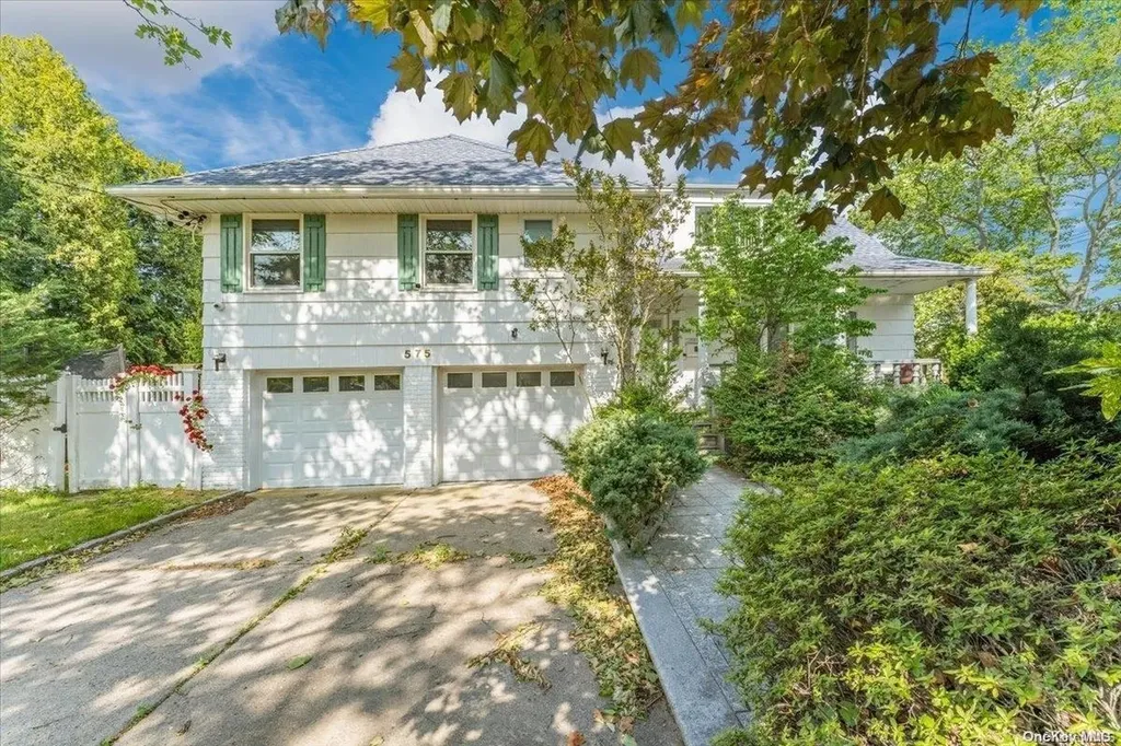 575 Saddle Ridge Road Woodmere NY 11598