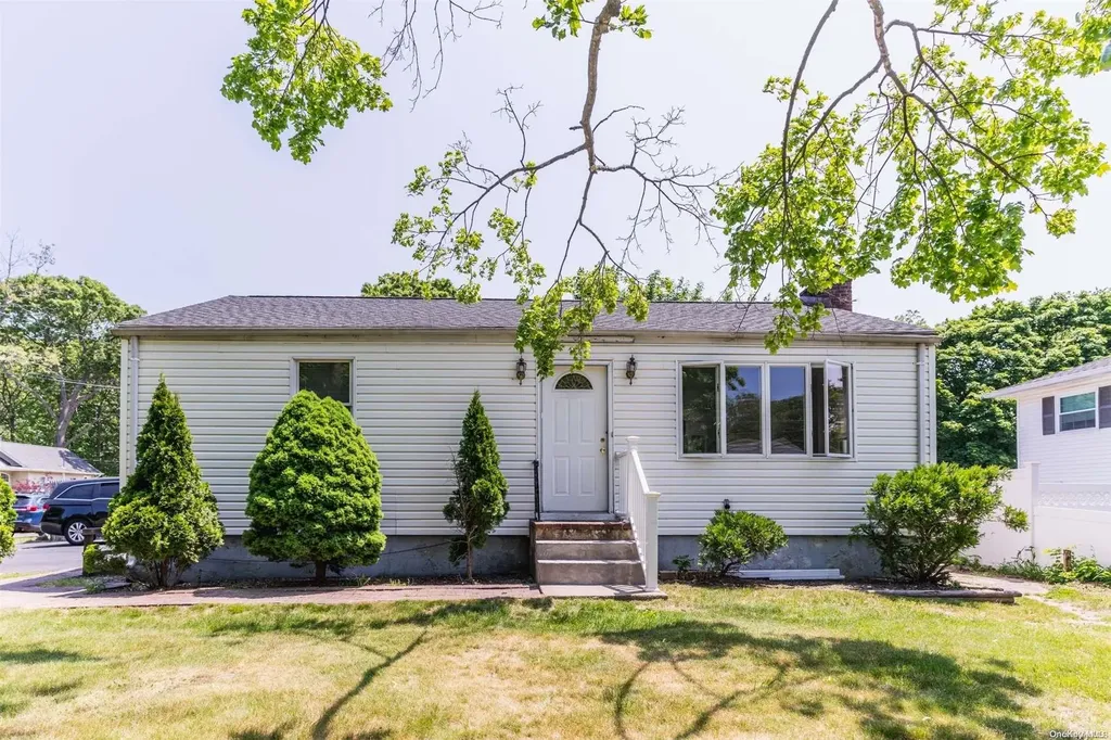 67 Oxhead Road Centereach NY 11720