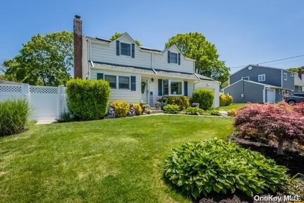 9 Camp Drive Selden NY 11784