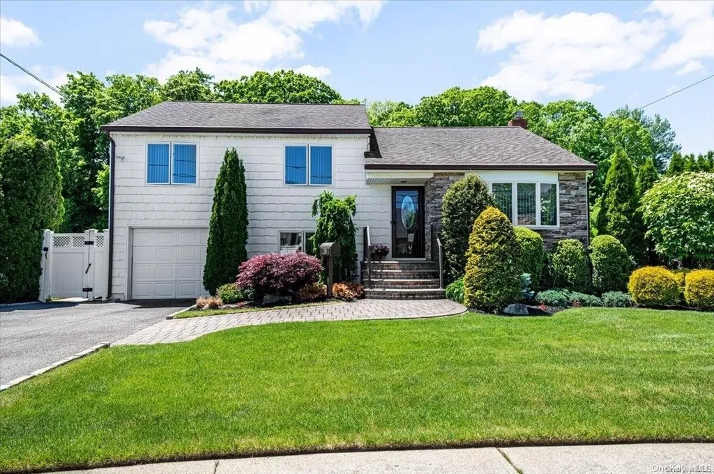 29 Armon Drive Bethpage NY 11714
