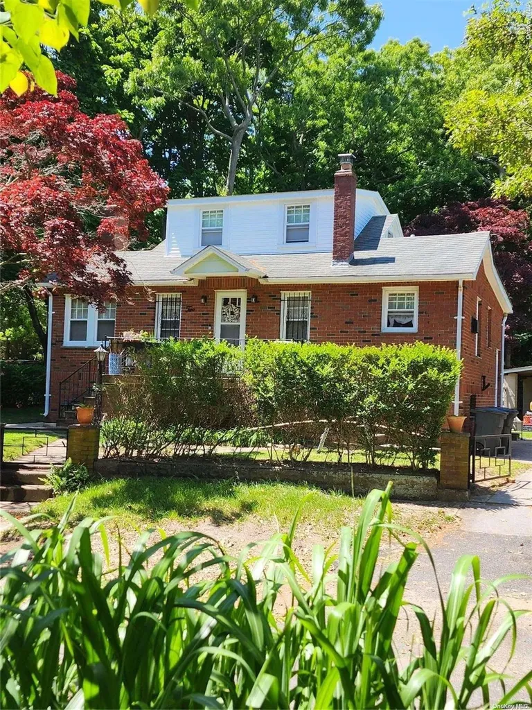 2 Point Breeze Drive Rocky Point NY 11778