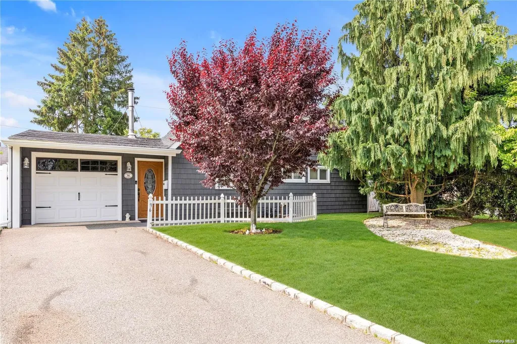 96 Page Lane Westbury NY 11590