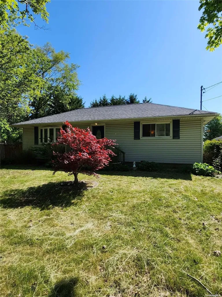 135 Diana Drive Mastic Beach NY 11951