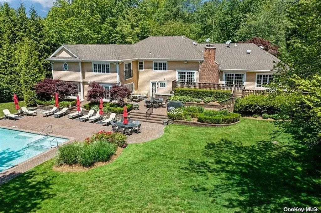 5 Fairfield Road Great Neck NY 11024