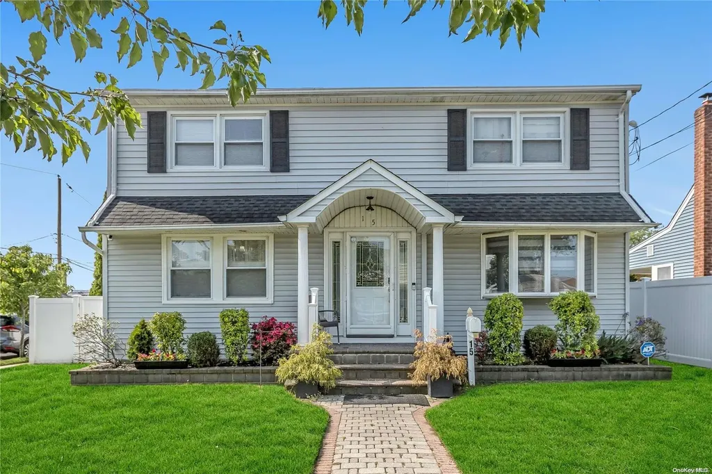 15 Virginia Avenue Plainview NY 11803