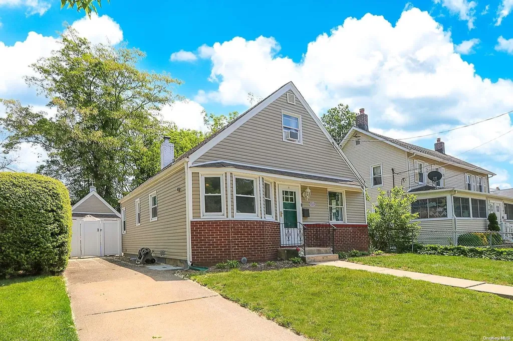 177 Madison Avenue Freeport NY 11520