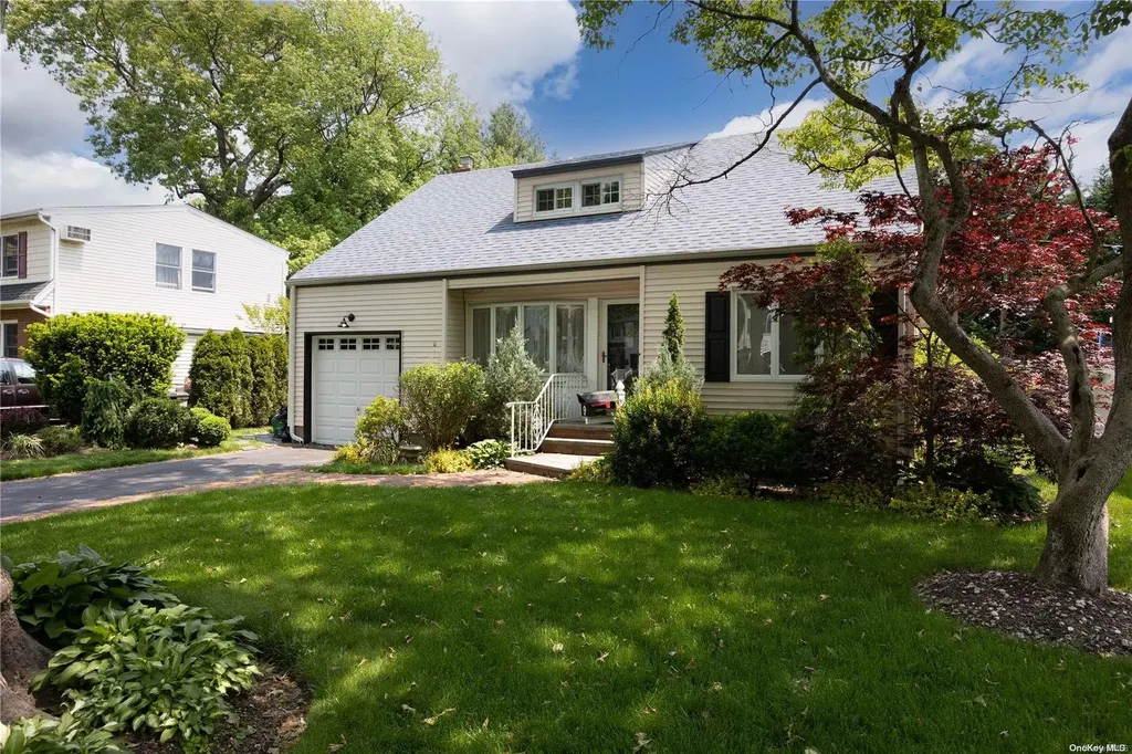 9 Winifred Drive Merrick NY 11566