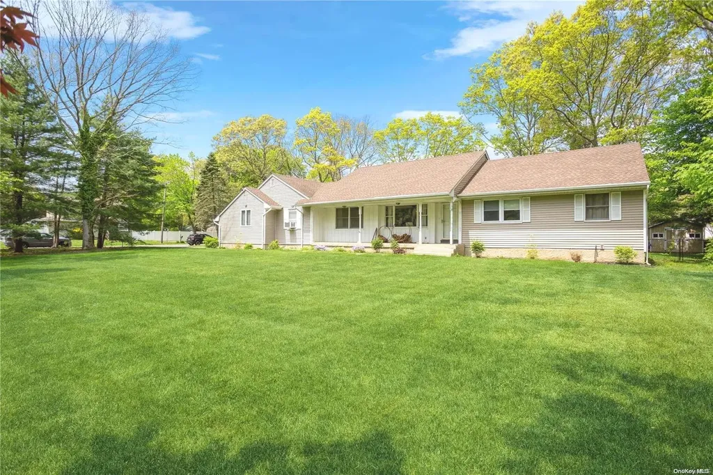 5 Lincoln Road Medford NY 11763
