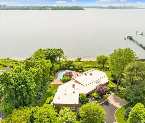 26 Martin Court Great Neck NY 11024