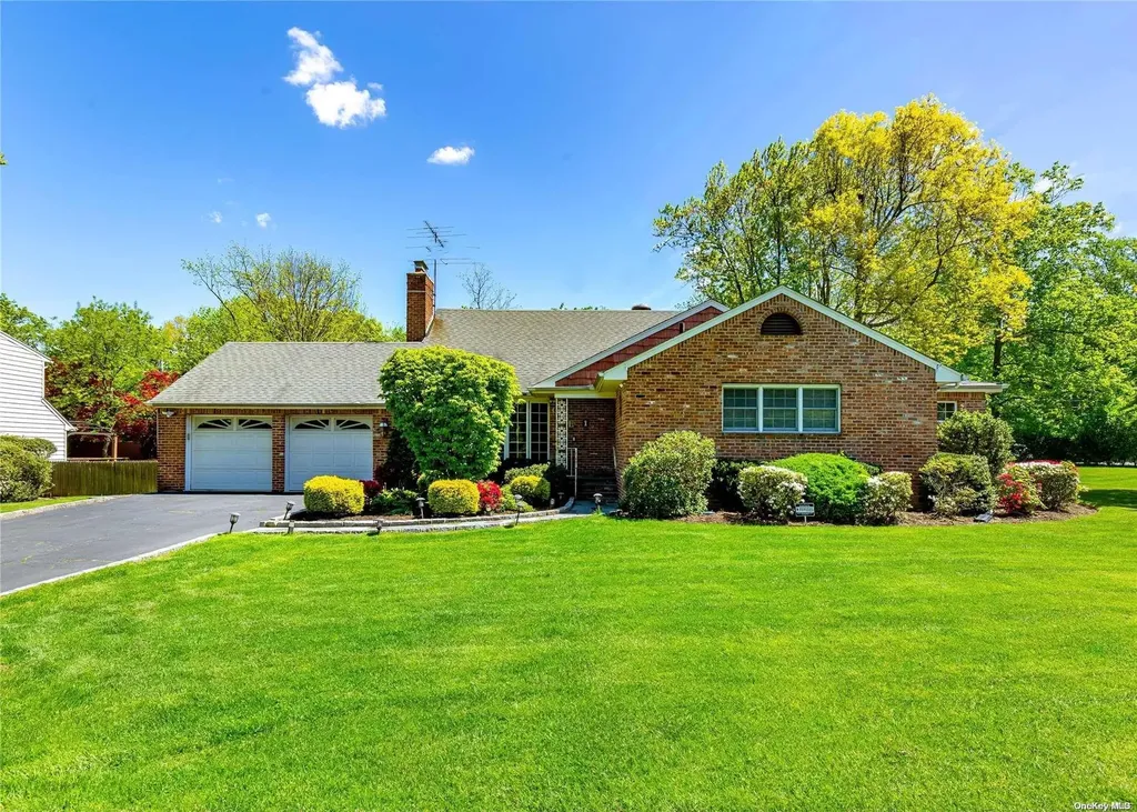 1 Pine Hill Road Great Neck NY 11020