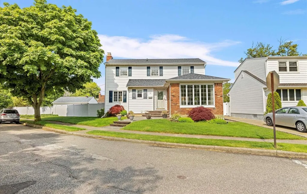 9 Imogene Drive Massapequa NY 11758