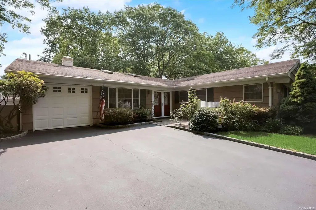 31 Spencer Lane Stony Brook NY 11790