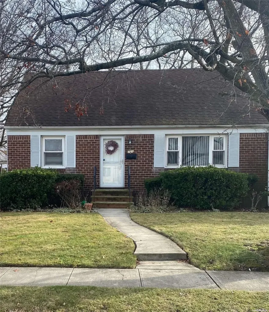 721 Martin Drive Uniondale NY 11553