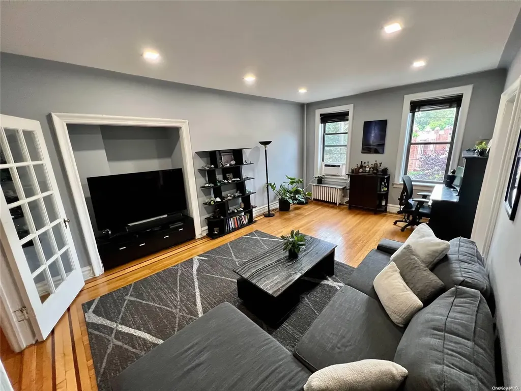 160-15 Powells Cove Boulevard Beechhurst NY 11357