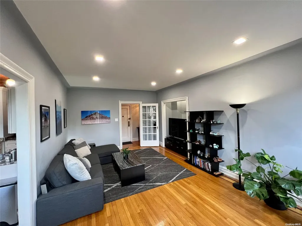 160-15 Powells Cove Boulevard Beechhurst NY 11357