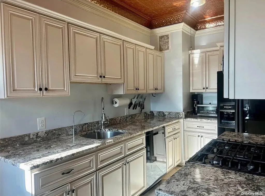 160-15 Powells Cove Boulevard Beechhurst NY 11357