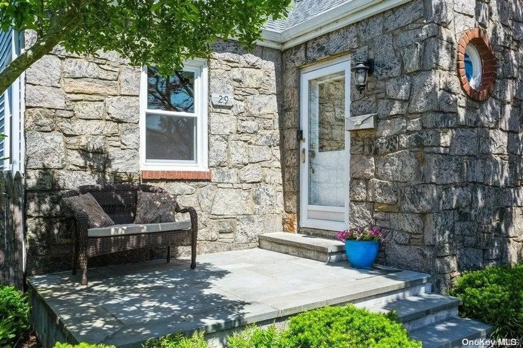 29 Bond Avenue Malverne NY 11565