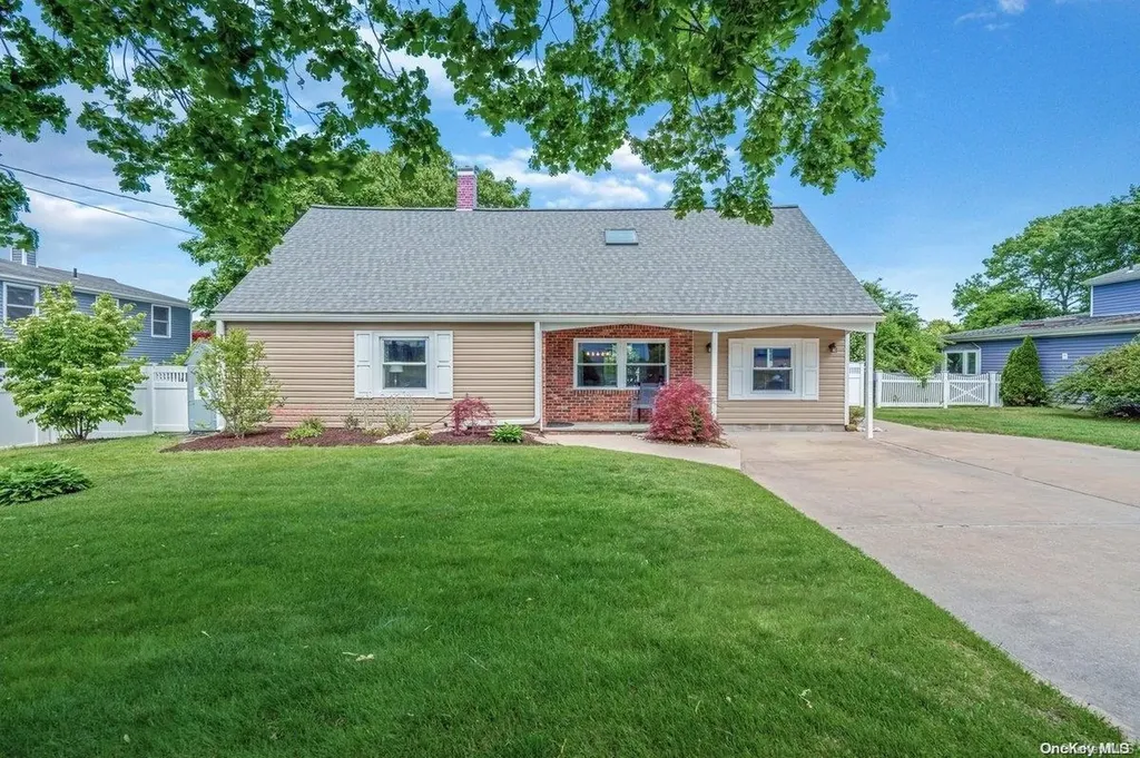 49 Oneida Avenue Selden NY 11784