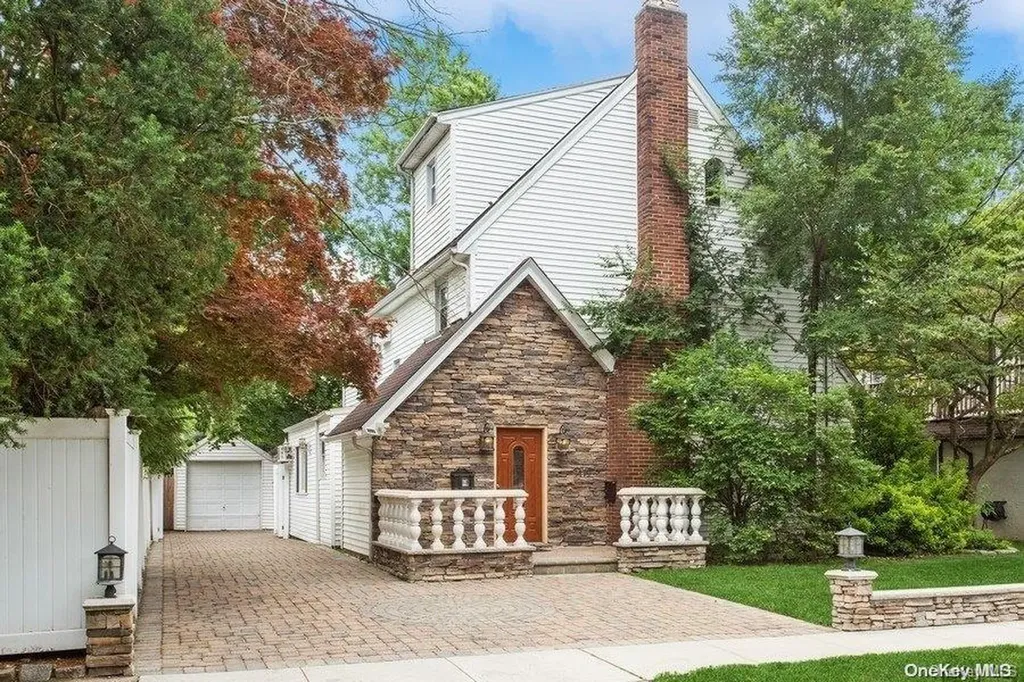 1479 Hewlett Avenue Hewlett NY 11557