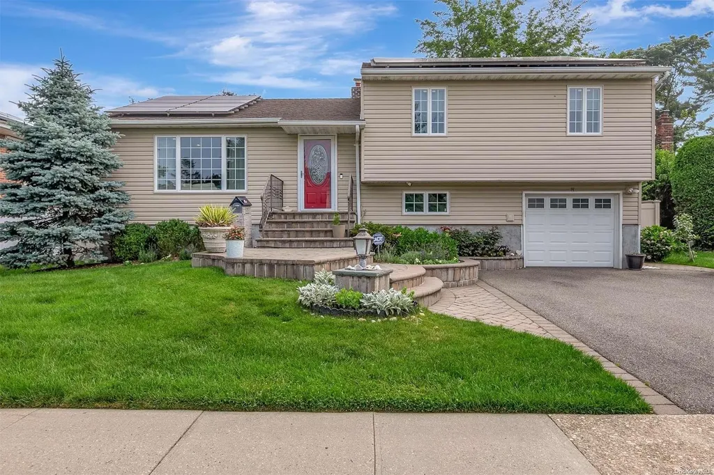 75 Colony Lane Syosset NY 11791