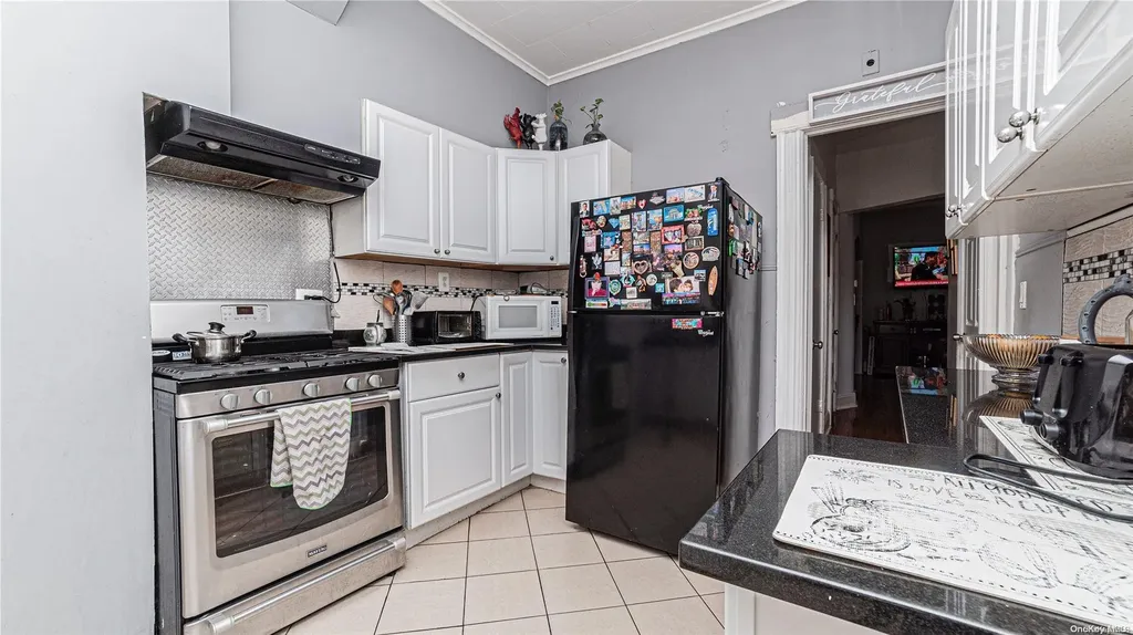 58-59 78th Avenue Glendale NY 11385