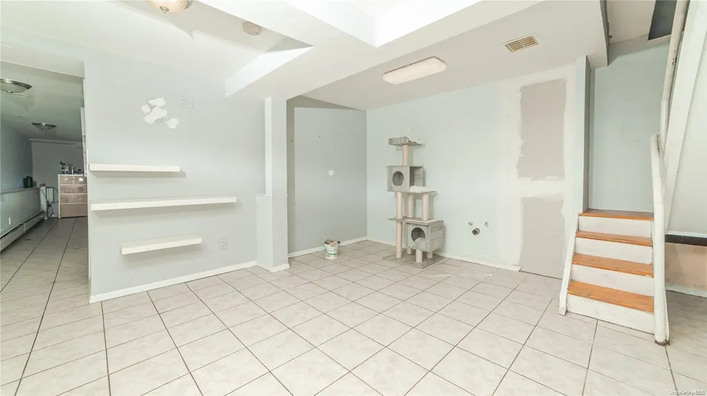 58-59 78th Avenue Glendale NY 11385