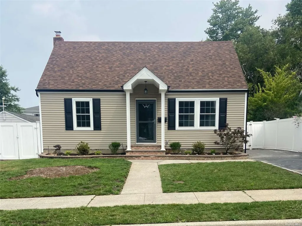 7 Russell Avenue Bethpage NY 11714