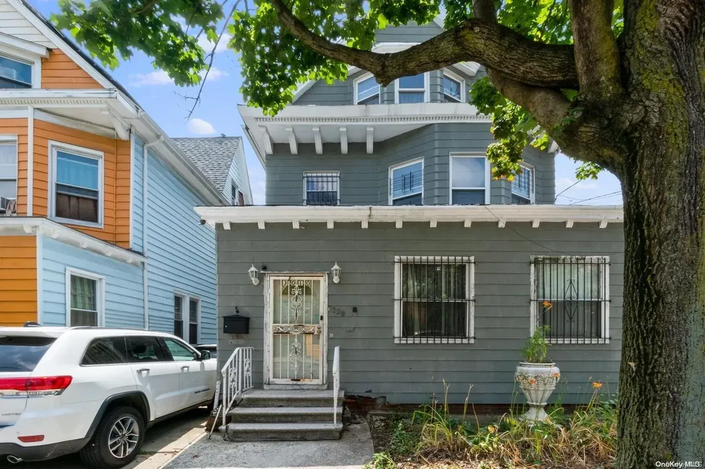 3010 Bainbridge Avenue Bronx NY 10458