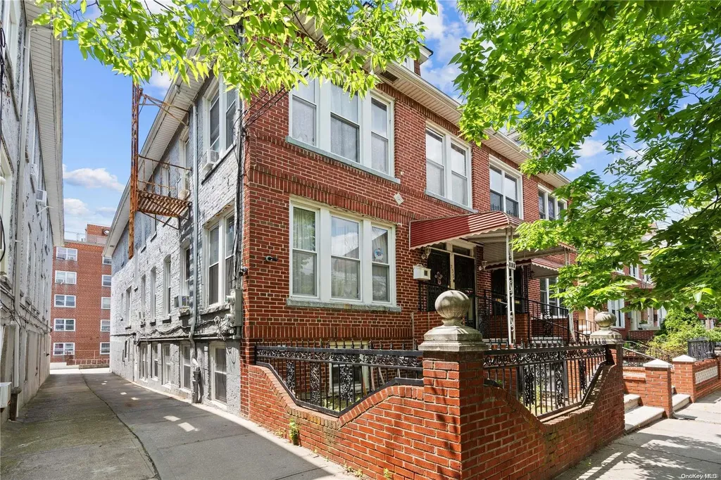 735 Noble Avenue Bronx NY 10473